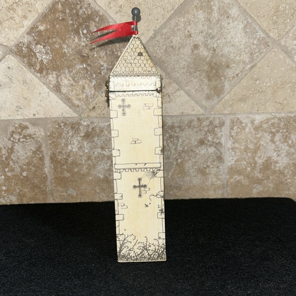 1990 Rapunzel in her Tower - A Jack in the Box Doll by Ann Fuller - Picture 3 of 7